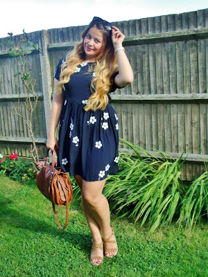 Navy blue daisy floral dress outfit