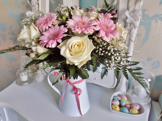 Beautiful bouquet of Mothers Day flowers with roses and gerbras Beautiful bouquet of Mothers Day flowers with roses and gerbras